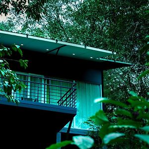 Deluxe Cottage Balcony Complimentary house trekking activities